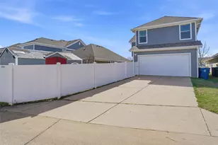 10333 Franklin Dr, Providence Village, TX 76227 - Photo 24