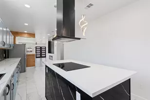 715 E Main St, Mexia, TX 76667 - Photo 8