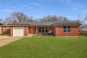 860 Lee Dr, Bedford, TX 76022 - Photo 1