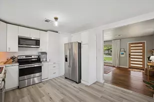 860 Lee Dr, Bedford, TX 76022 - Photo 10