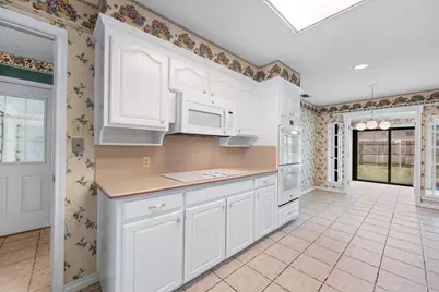 1002 Berkley Drive, Cleburne, TX 76033 - Photo 14