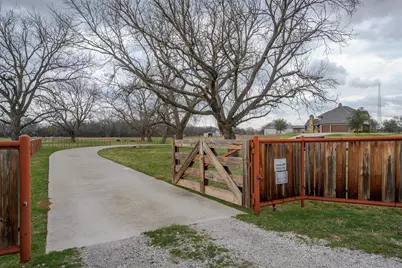 1003 Buckner Road, Brock, TX 76462 - Photo 32