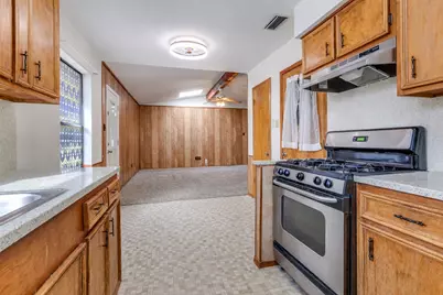 914 W Avenue F, Garland, TX 75040 - Photo 10