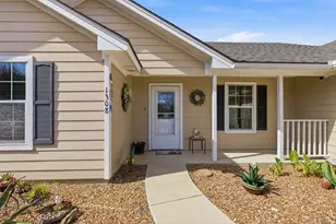 1308 Laredo Dr, Granbury, TX 76048 - Photo 4