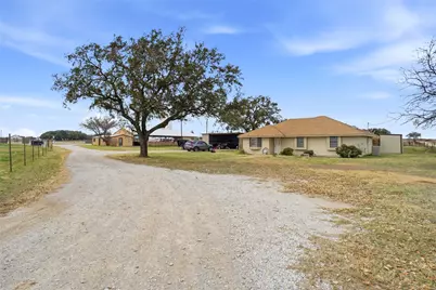 522 S Caddo Street, Lipan, TX 76462 - Photo 4