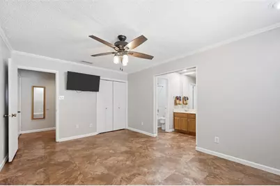 2621 Summertree Drive, Carrollton, TX 75006 - Photo 12
