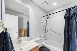 2621 Summertree Dr, Carrollton, TX 75006 - Photo 16