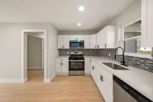 740 Shady Ln, Hurst, TX 76053 - Photo 12