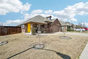 101 Gateway Dr, Alvarado, TX 76009 - Photo 2