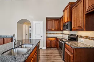 101 Gateway Dr, Alvarado, TX 76009 - Photo 8