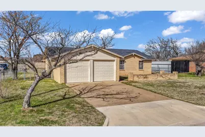 1701 12th Street, Mineral Wells, TX 76067 - Photo 2