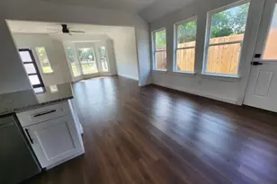 562 Jonelle St, Dallas, TX 75217 - Photo 10