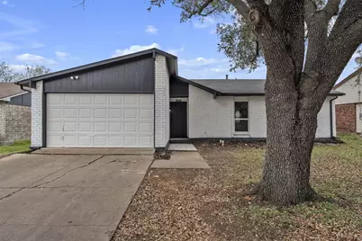 7449 Sandhurst Lane S, North Richland Hills, TX 76182 - Photo 2