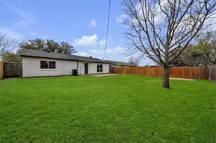 7449 Sandhurst Ln S, North Richland Hills, TX 76182 - Photo 32