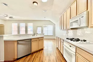 9711 Saddle Dr, Frisco, TX 75035 - Photo 8