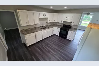358 S Chambers Avenue, Emhouse, TX 75110 - Photo 8