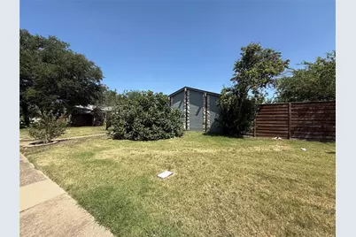 2131 Blossom Lane, Richardson, TX 75081 - Photo 2