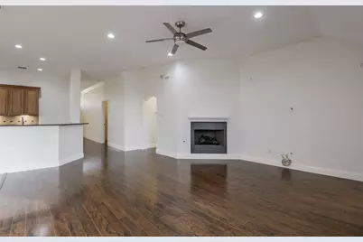 2727 Waterway Drive, Grand Prairie, TX 75054 - Photo 8