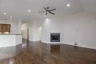 2727 Waterway Dr, Grand Prairie, TX 75054 - Photo 8