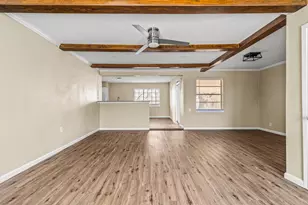 2624 Woodlawn Dr, Ennis, TX 75119 - Photo 2