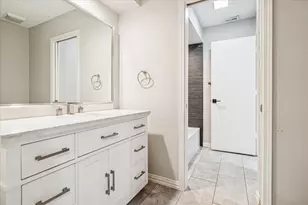 16801 Brushfield Dr, Dallas, TX 75248 - Photo 20