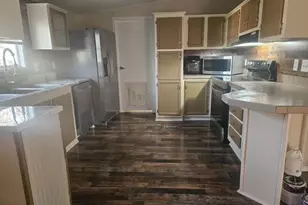 3815 Oak Meadow St, Granbury, TX 76048 - Photo 4