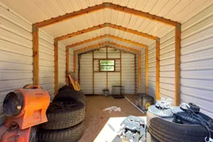 309 W Bryant St, Elm Mott, TX 76640 - Photo 18