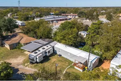 309 W Bryant Street, Elm Mott, TX 76640 - Photo 14