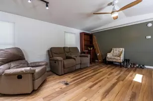 309 W Bryant St, Elm Mott, TX 76640 - Photo 8