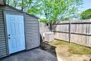 9419 Olde Towne Row, Dallas, TX 75227 - Photo 8