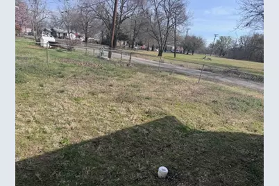 1025 5th Street SW, Paris, TX 75460 - Photo 12