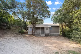 1811 Hidden Valley Rd, Granbury, TX 76049 - Photo 2