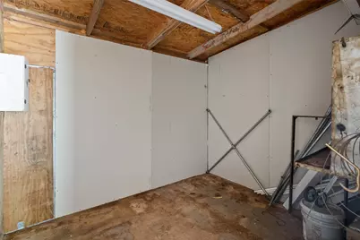 1811 Hidden Valley Road, Granbury, TX 76049 - Photo 30