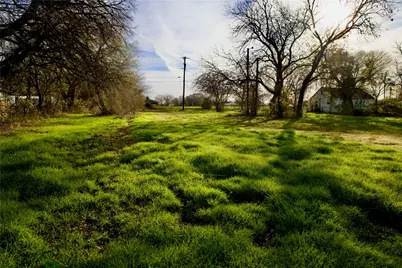 111 N Stadium Drive, Alvord, TX 76225 - Photo 2