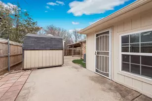 1817 Crooked Ln, Fort Worth, TX 76112 - Photo 24