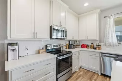 4004 Gallivant Drive, Granbury, TX 76049 - Photo 12