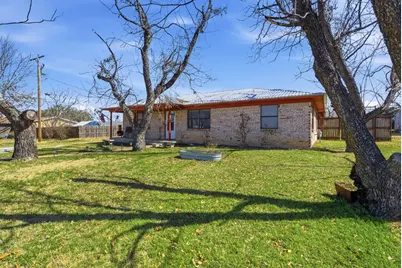 504 N Hall Street, Hamilton, TX 76531 - Photo 4