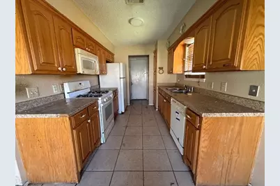 3313 Oak Timber Drive, Fort Worth, TX 76119 - Photo 4