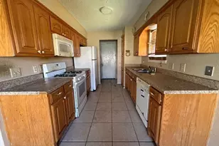 3313 Oak Timber Dr, Fort Worth, TX 76119 - Photo 4