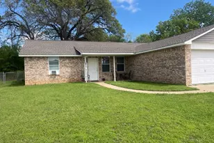 208 Bobbie Ann Ct, Granbury, TX 76049 - Photo 2