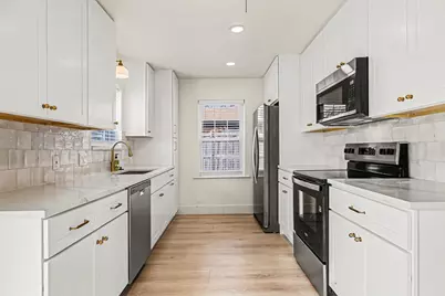 1010 Noble Avenue, Carrollton, TX 75006 - Photo 10