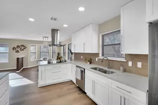 1705 Northtown Dr, Grand Prairie, TX 75050 - Photo 6