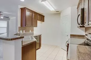 6414 Valleybrooke Ct, Arlington, TX 76001 - Photo 6