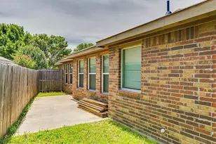 6414 Valleybrooke Ct, Arlington, TX 76001 - Photo 16