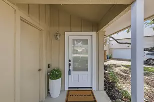 3718 Wooded Creek Dr, Farmers Branch, TX 75244 - Photo 6