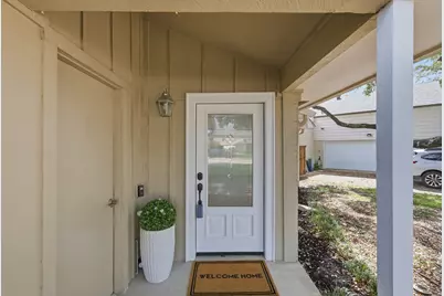 3718 Wooded Creek Drive, Farmers Branch, TX 75244 - Photo 2