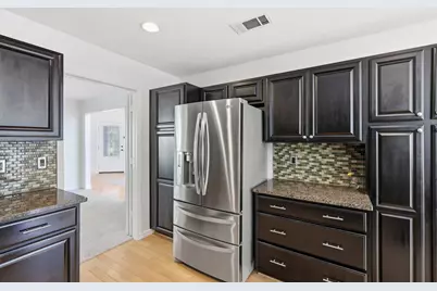 3718 Wooded Creek Drive, Farmers Branch, TX 75244 - Photo 8