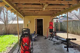 503 W 3rd St, Cleburne, TX 76033 - Photo 26