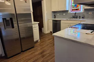 503 W 3rd St, Cleburne, TX 76033 - Photo 6