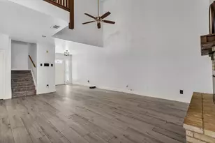 709 Royal Oaks Dr, Garland, TX 75040 - Photo 4